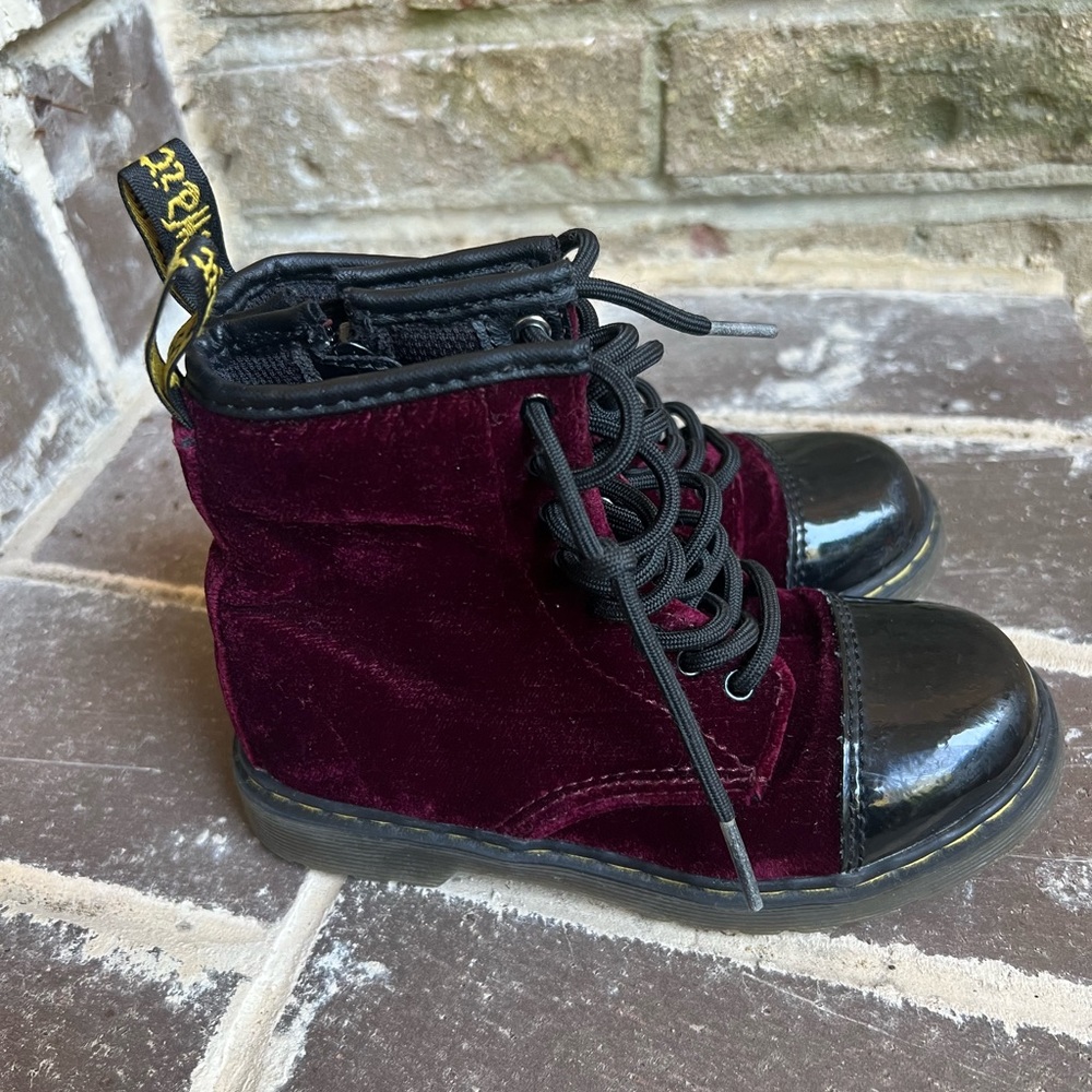 Dr. Martens Pooch velour w/ patent Leather ankle boots toddler Size 11